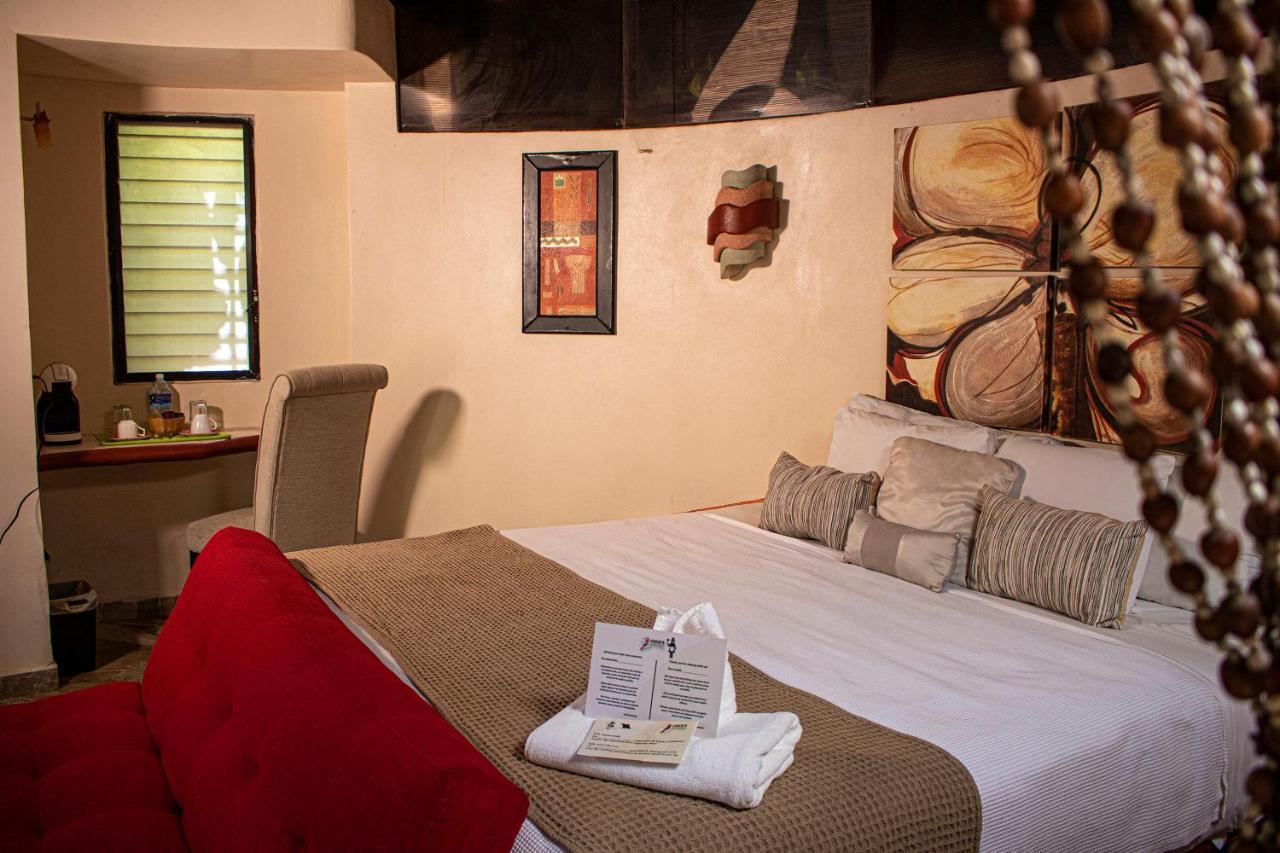 Cocos Cabanas Playa Del Carmen Adults Only Bagian luar foto