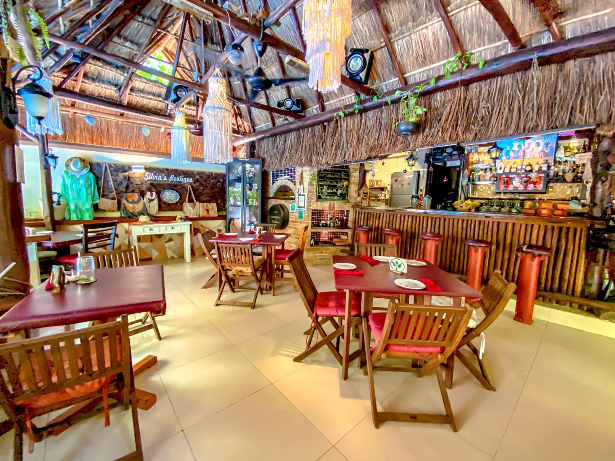 Cocos Cabanas Playa Del Carmen Adults Only Bagian luar foto