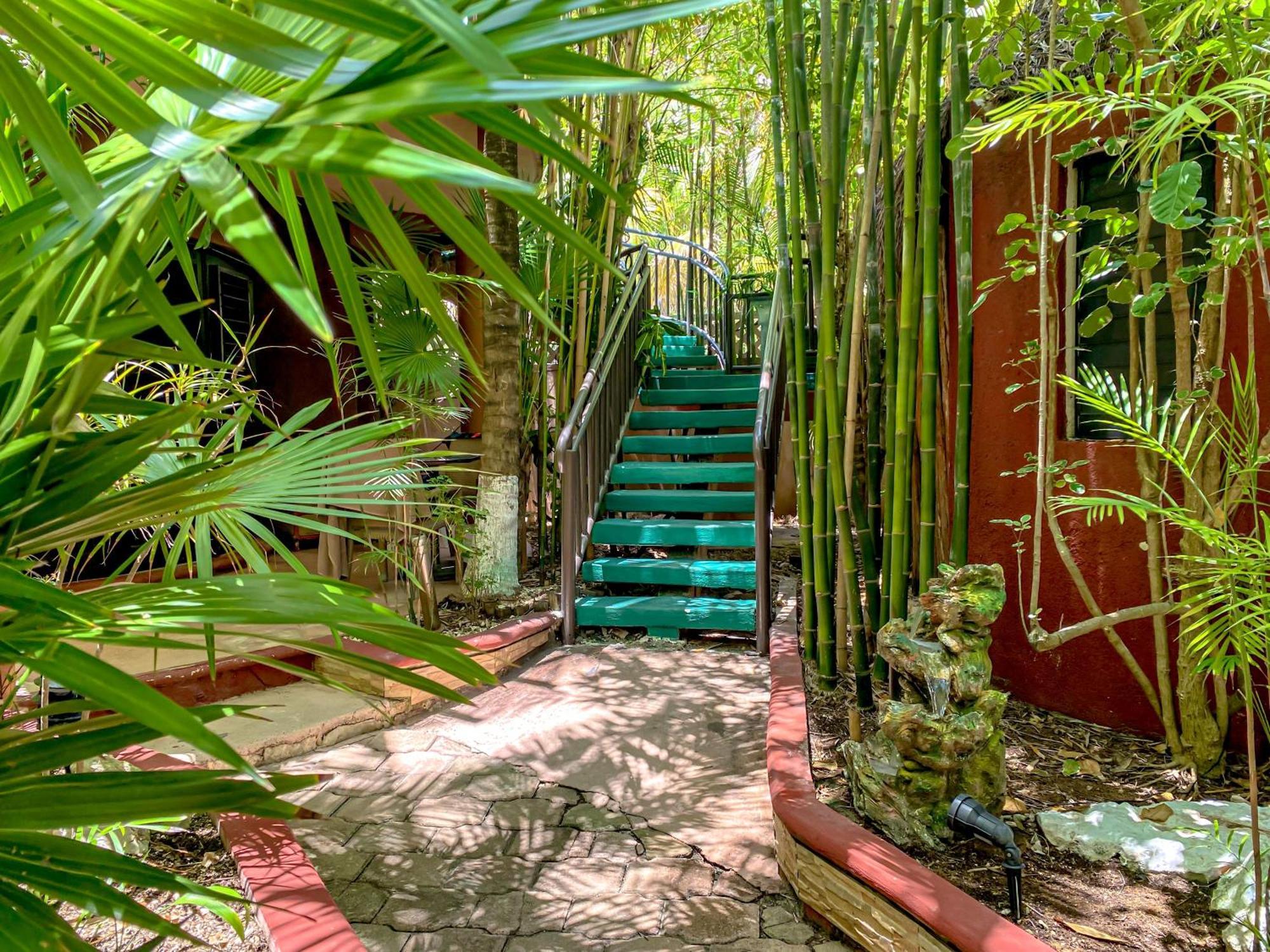 Cocos Cabanas Playa Del Carmen Adults Only Bagian luar foto