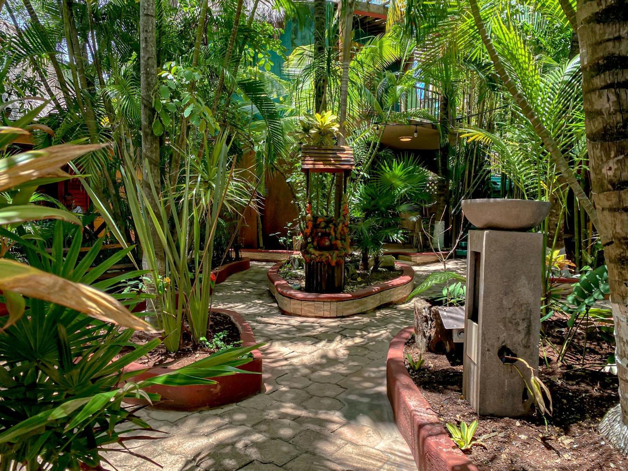 Cocos Cabanas Playa Del Carmen Adults Only Bagian luar foto