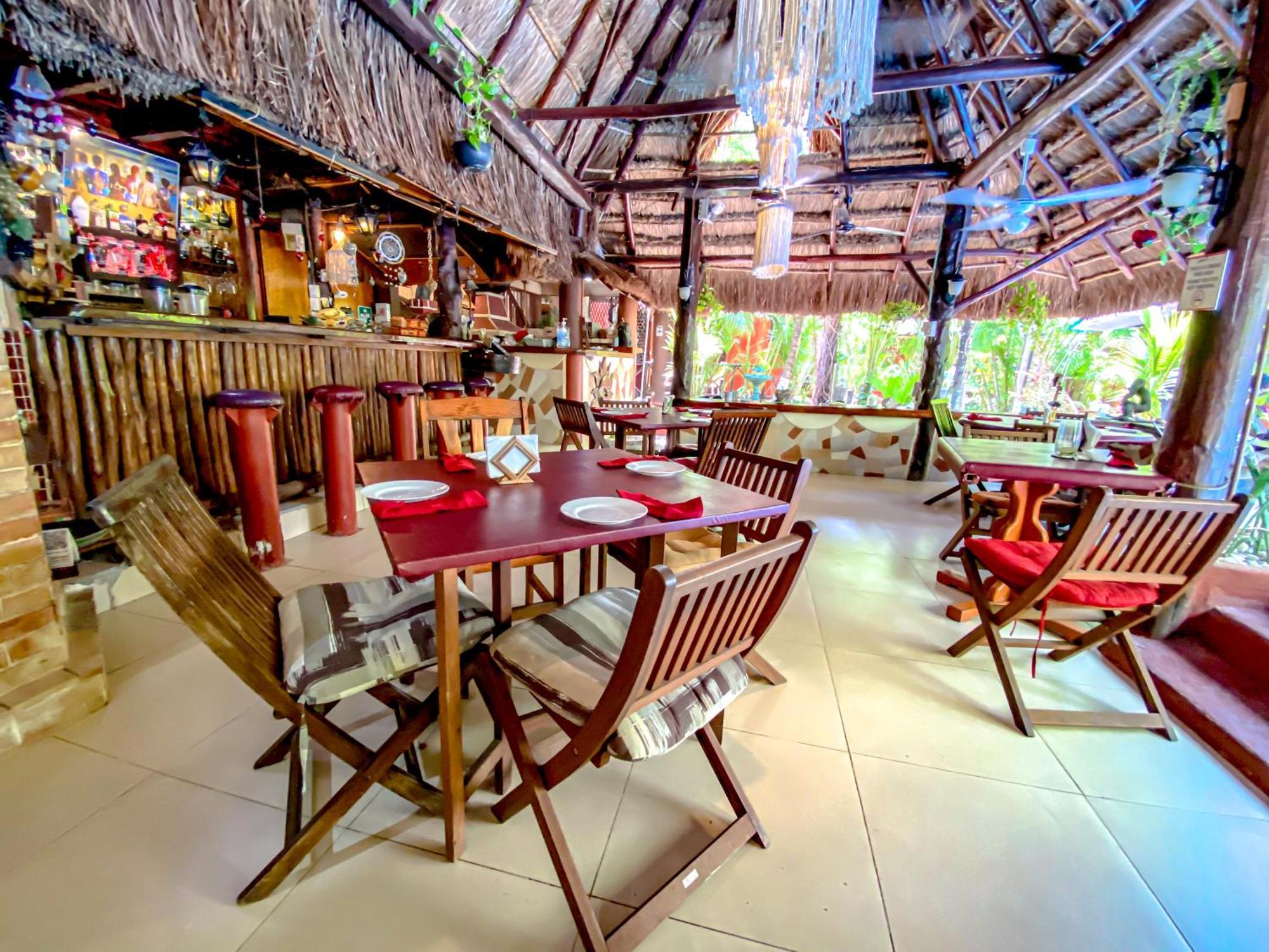 Cocos Cabanas Playa Del Carmen Adults Only Bagian luar foto